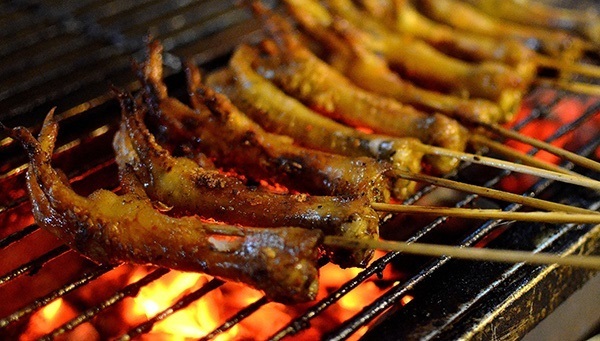 Món ăn được làm từ chân gà bẩn Món ăn được làm từ chân gà bẩn