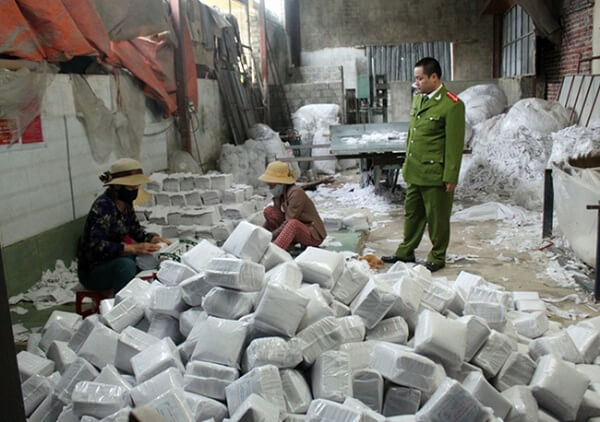 Co-quan-chuc-nang-kiem-tra-xu-ly-co-so-san-xuat-giay-an-ban