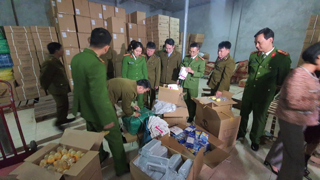 Bat Qua Tang 40 Tan Hang Gia Thuong Hieu Nhat Ban Cua Me Va Be Co Xuat Xu Trung Quoc